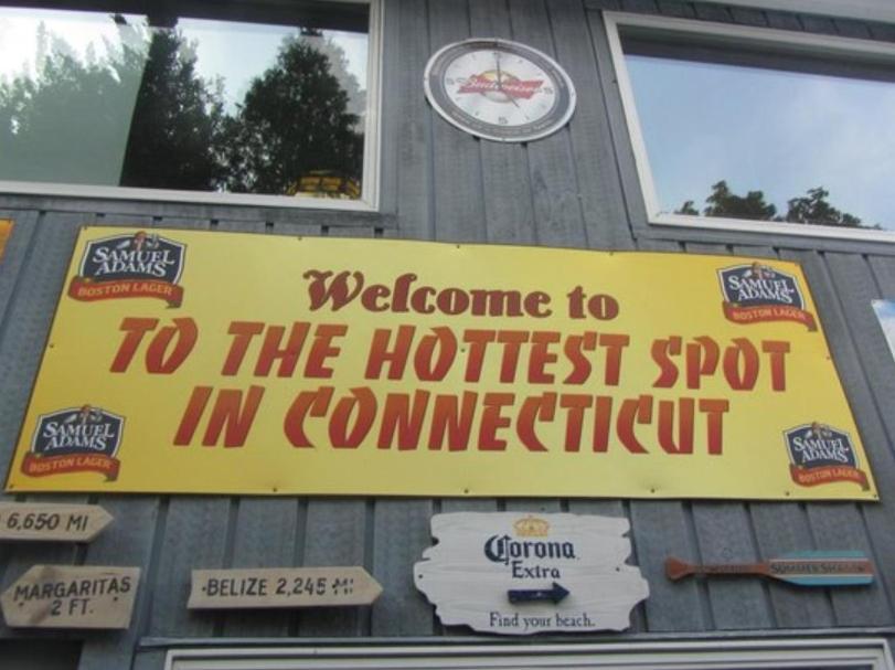 Welcome To Hat City Danbury, A Suburban Retreat Exteriör bild