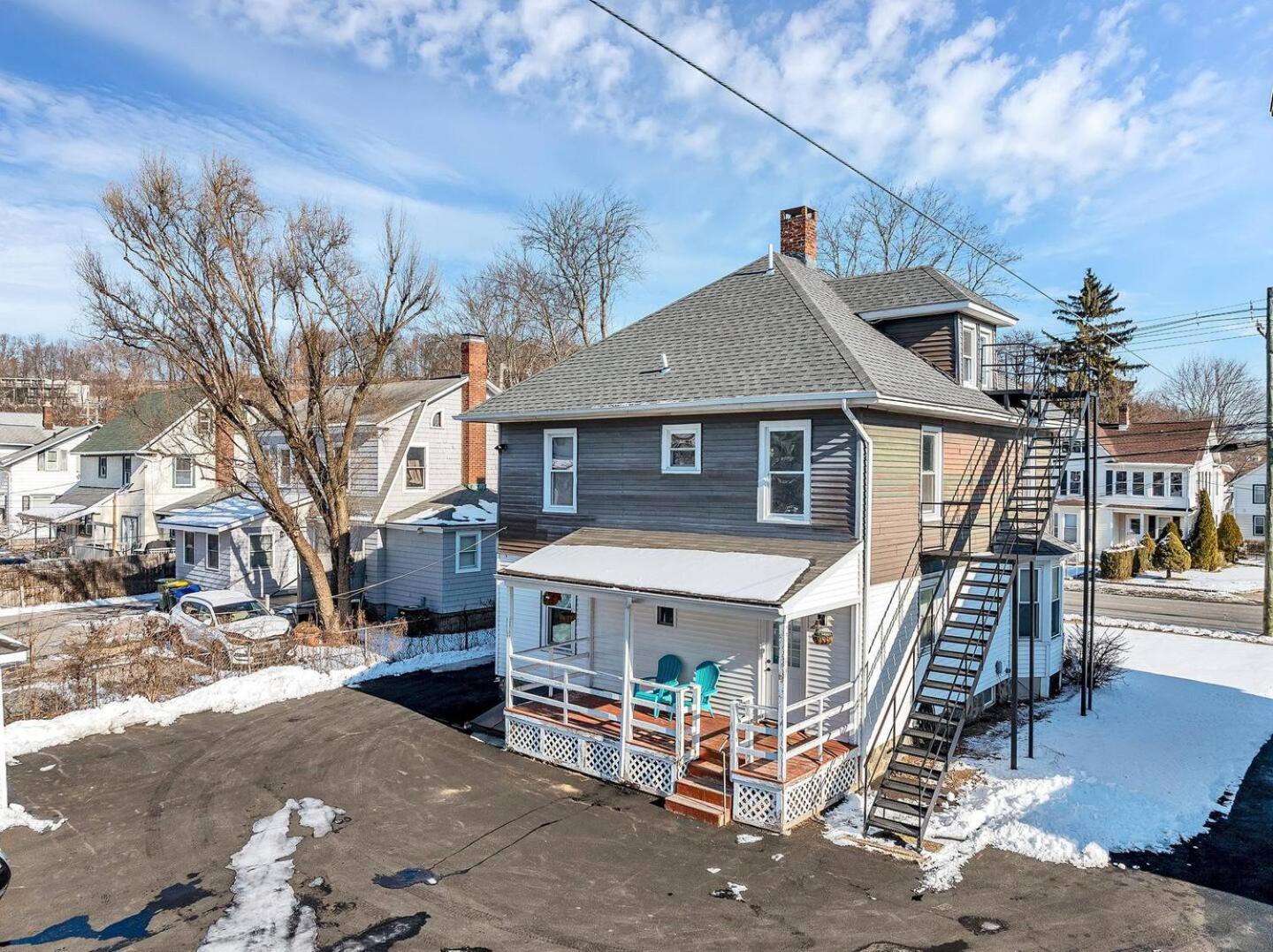 Welcome To Hat City Danbury, A Suburban Retreat Exteriör bild