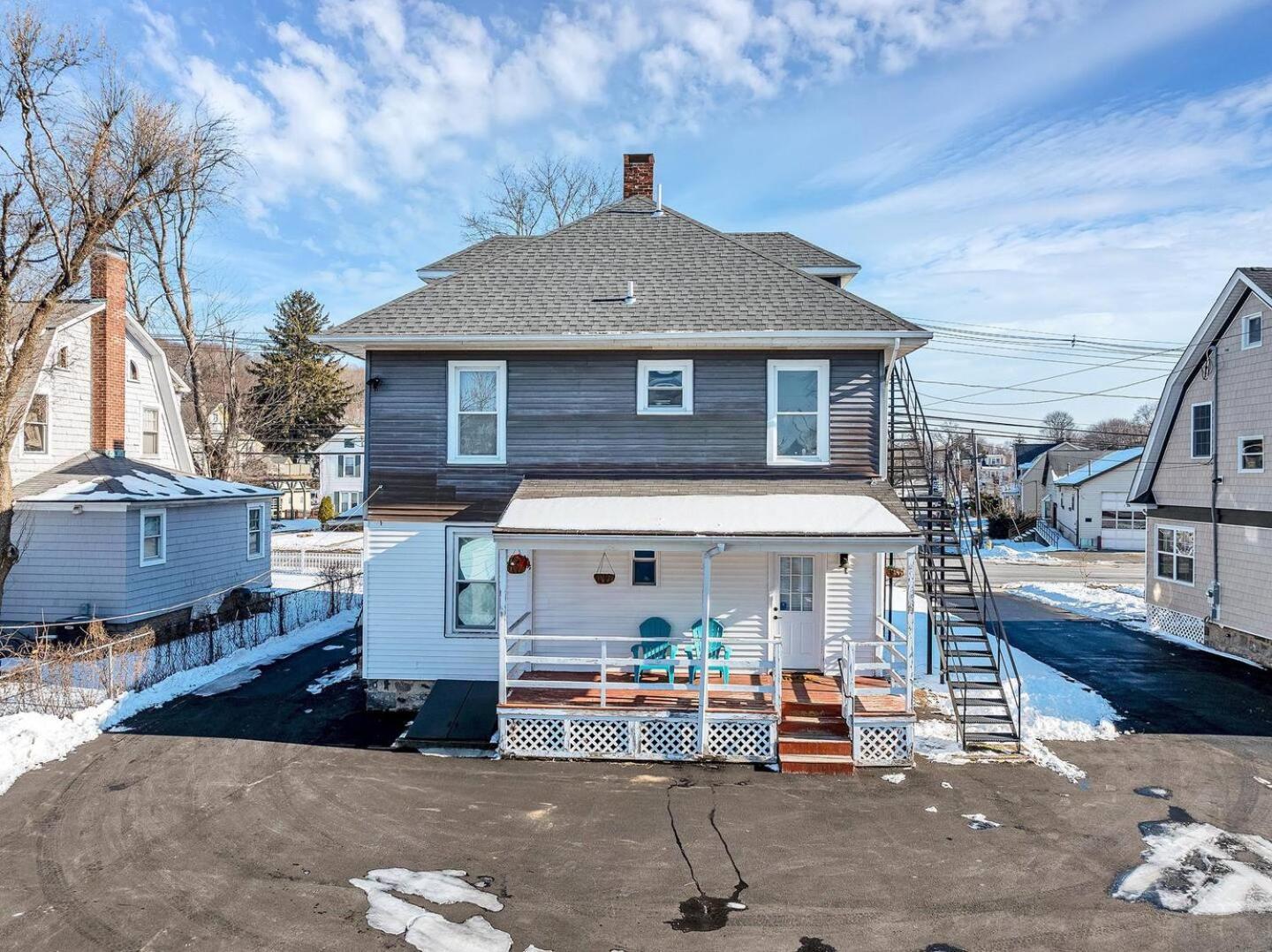 Welcome To Hat City Danbury, A Suburban Retreat Exteriör bild
