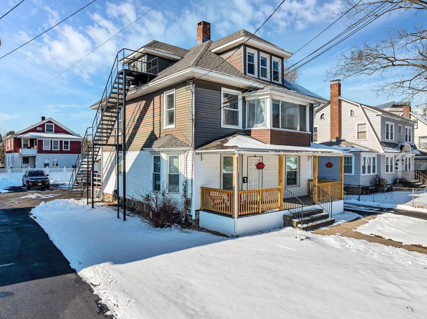 Welcome To Hat City Danbury, A Suburban Retreat Exteriör bild