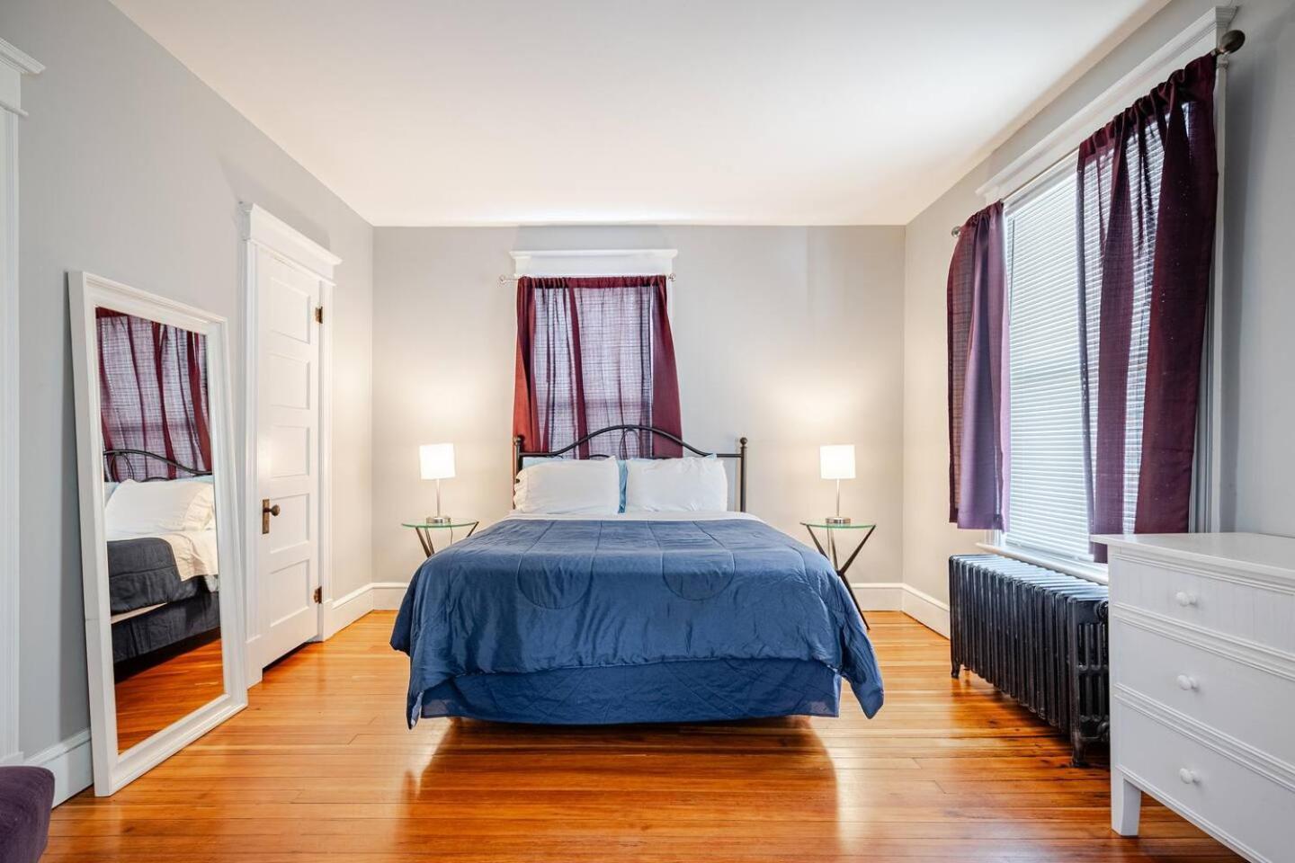 Welcome To Hat City Danbury, A Suburban Retreat Exteriör bild